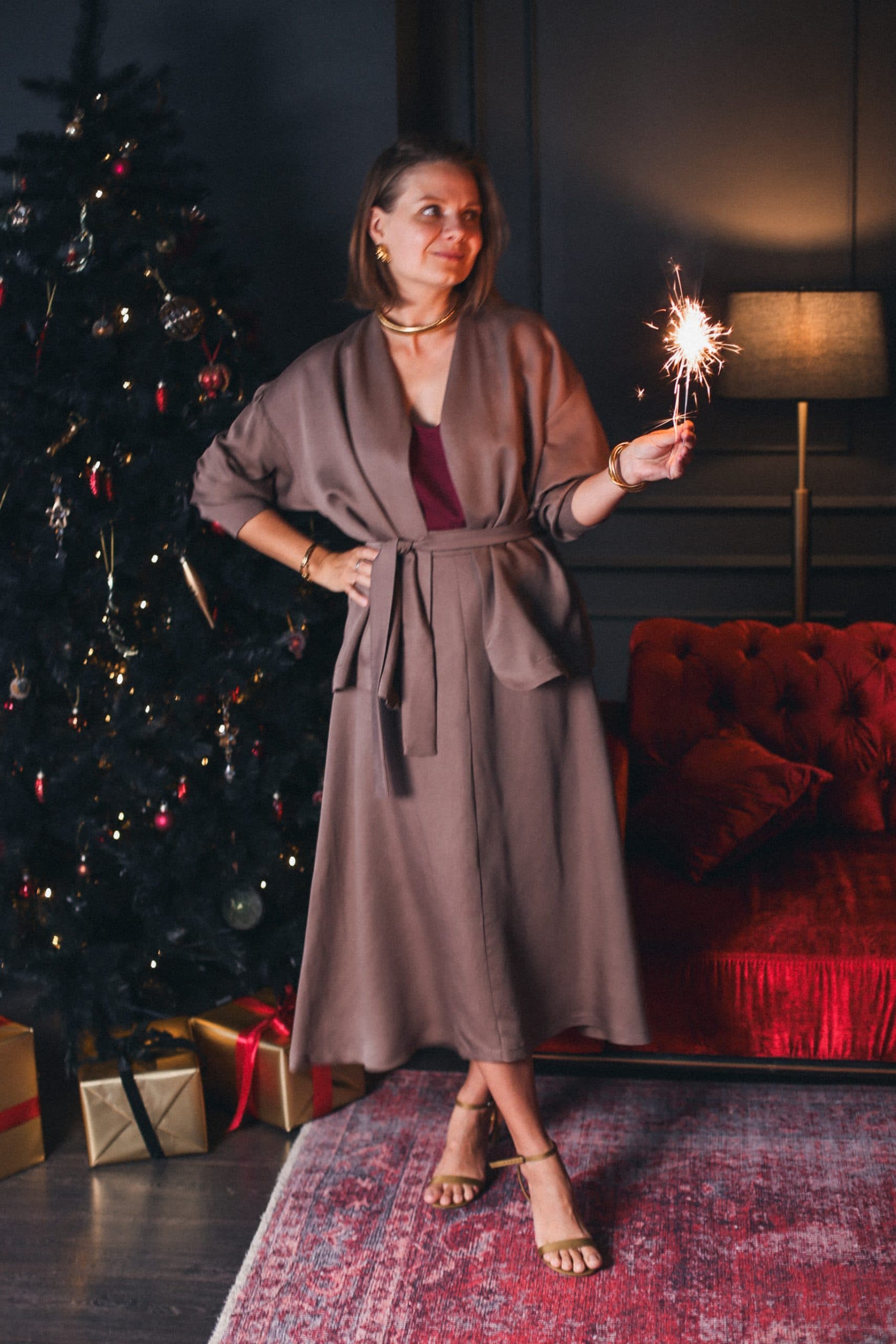 Костюм с юбкой и кардиганом из тенсела